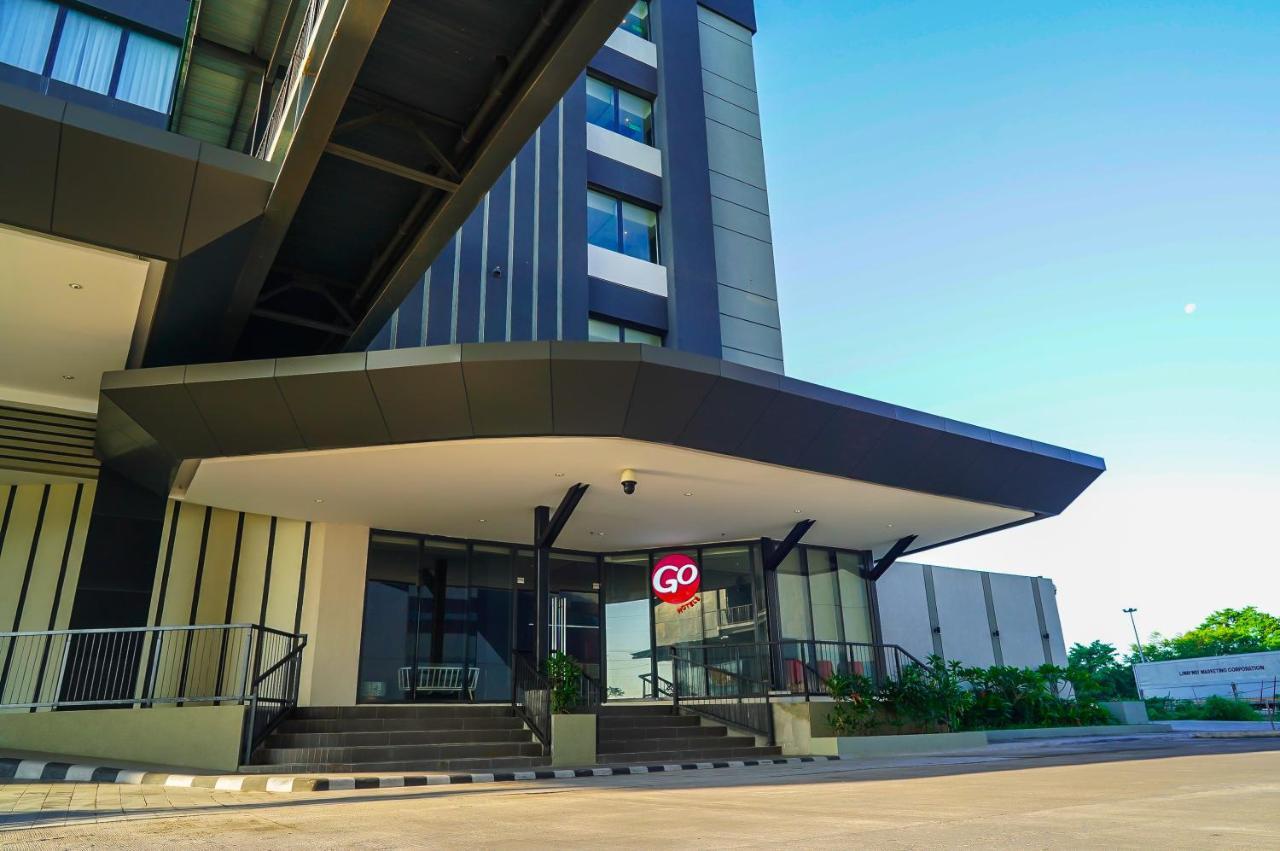 Go Hotels Plus Naga Exterior foto