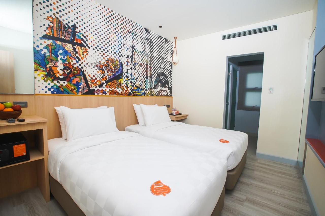 Go Hotels Plus Naga Exterior foto